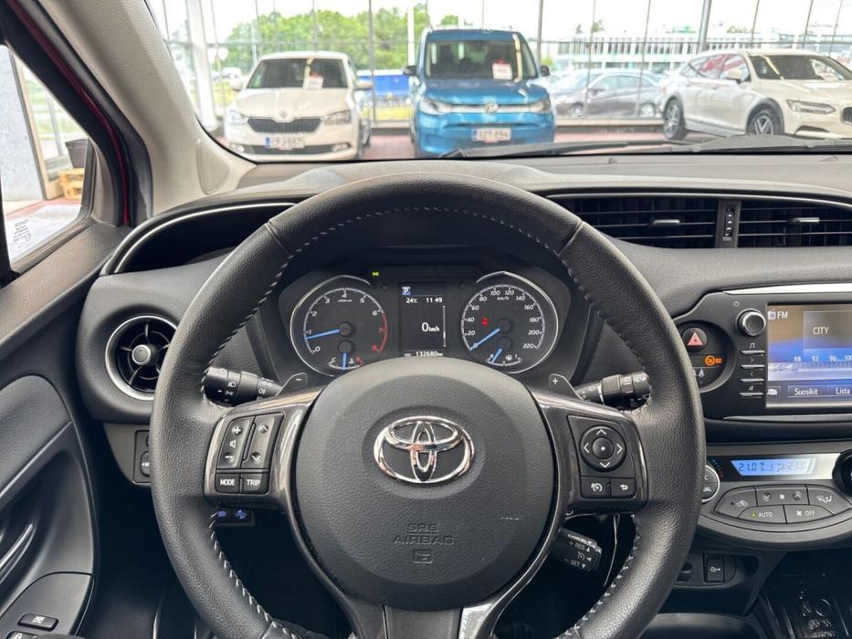 TOYOTA Yaris 2019