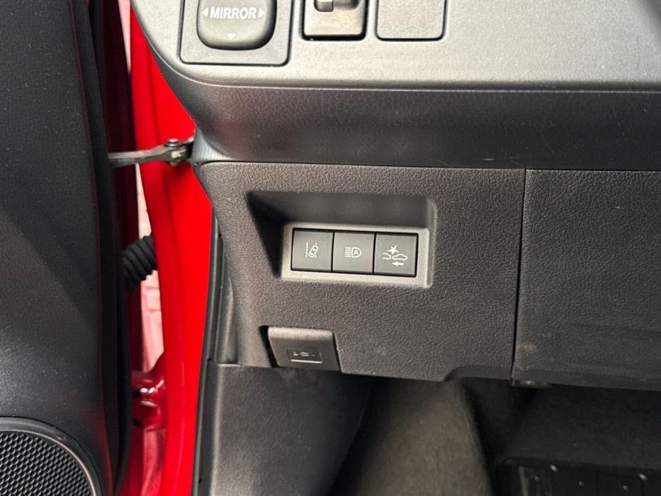 TOYOTA Yaris 2019