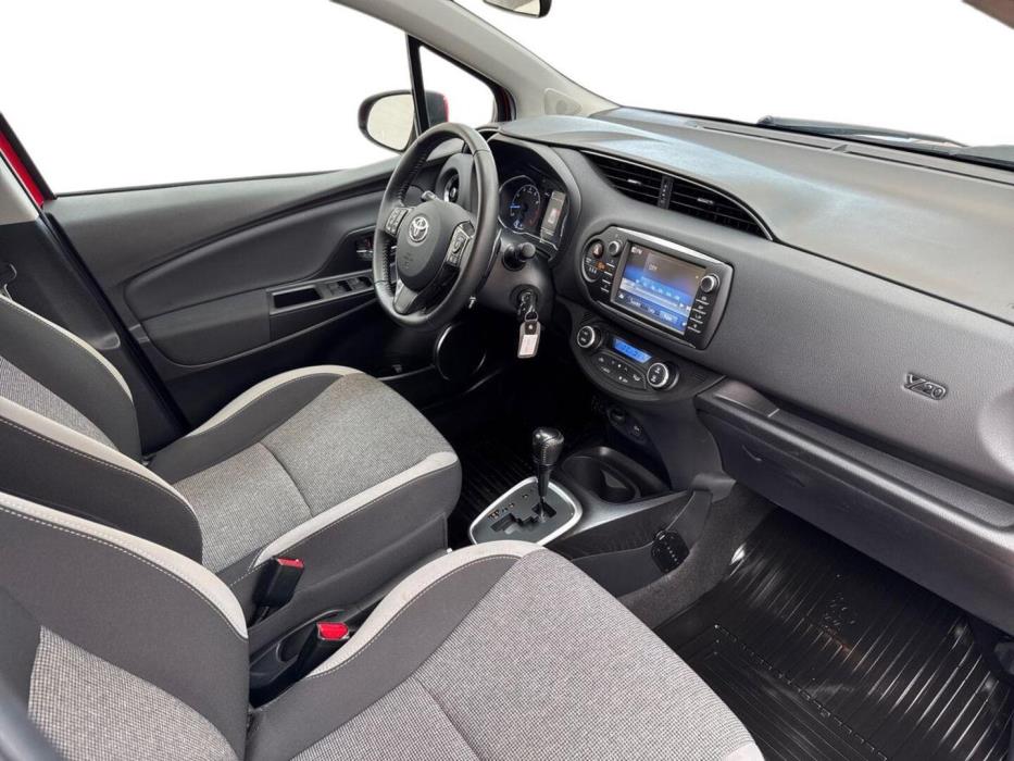 TOYOTA Yaris 2019