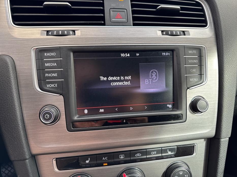 VOLKSWAGEN Golf 2015