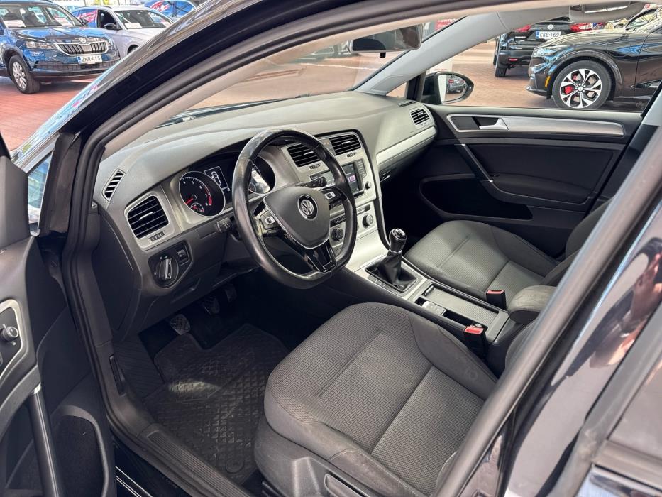 VOLKSWAGEN Golf 2015