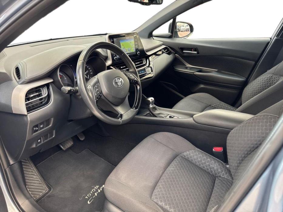 TOYOTA C-HR 2021