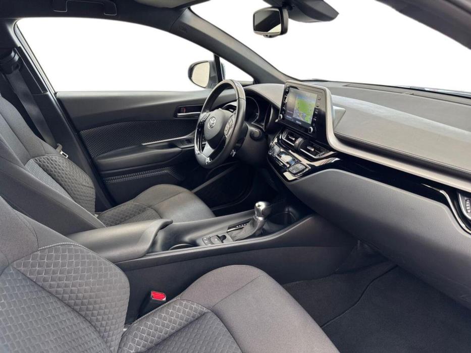 TOYOTA C-HR 2021