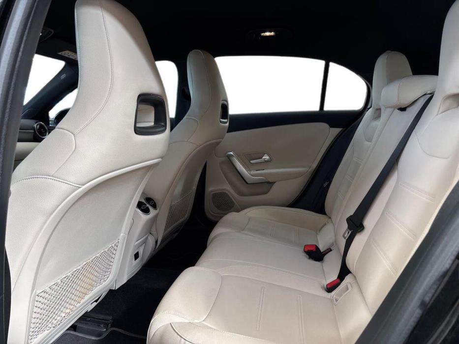 MERCEDES-BENZ A 2021