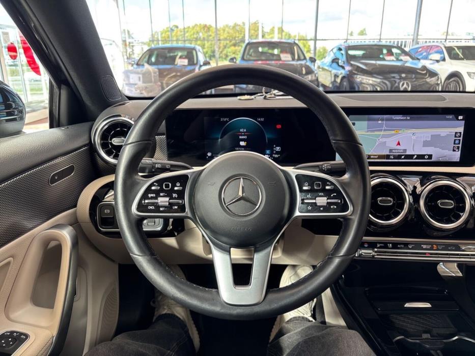 MERCEDES-BENZ A 2021
