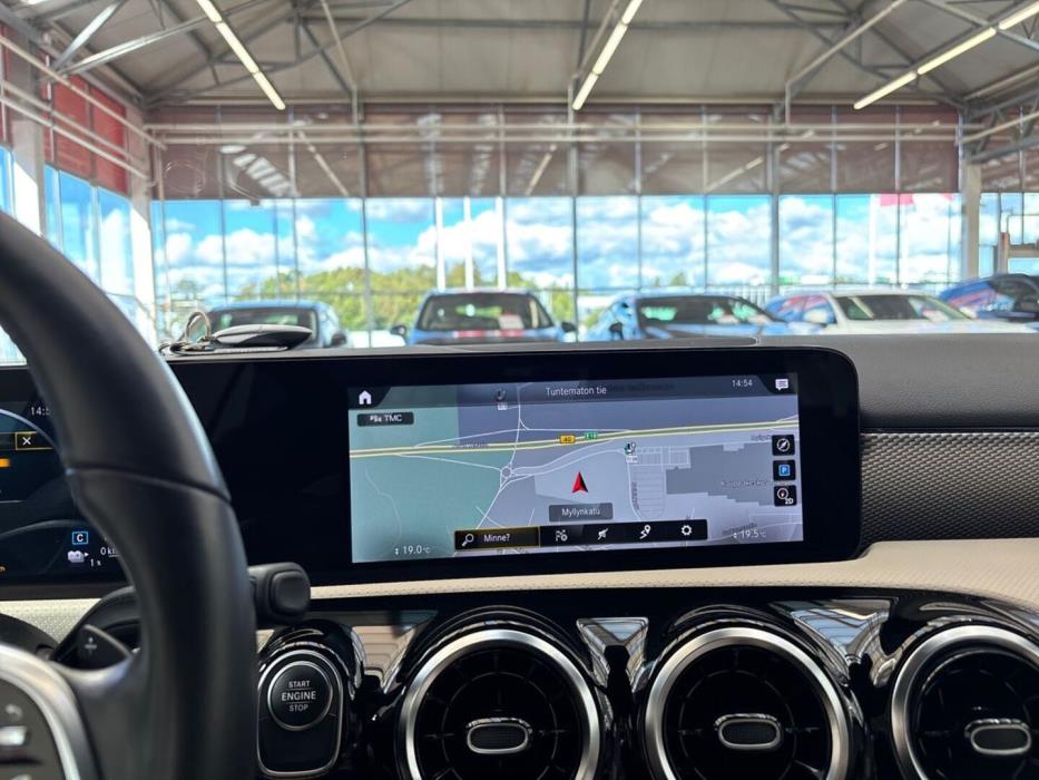 MERCEDES-BENZ A 2021