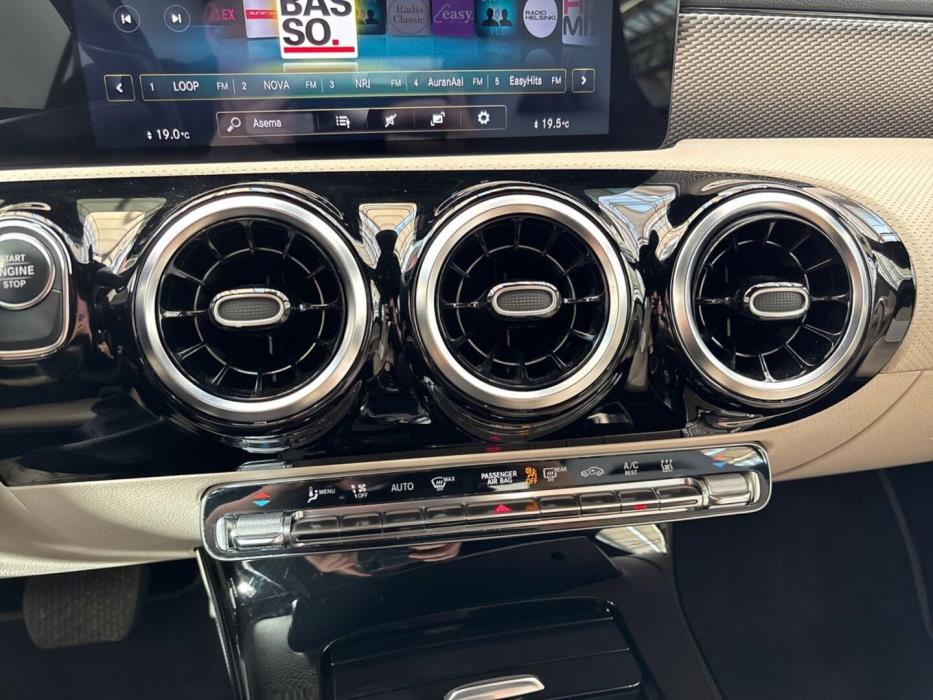 MERCEDES-BENZ A 2021