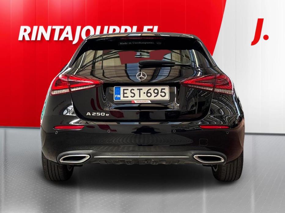 MERCEDES-BENZ A 2021