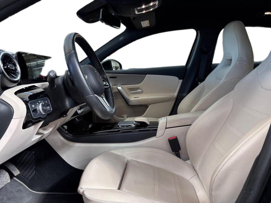 MERCEDES-BENZ A 2021