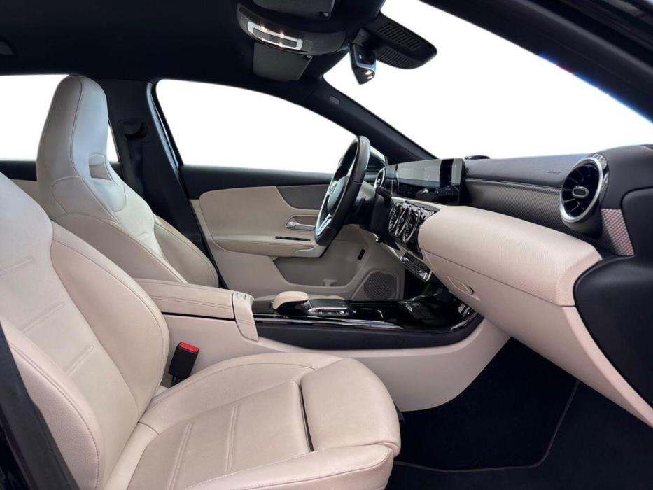 MERCEDES-BENZ A 2021