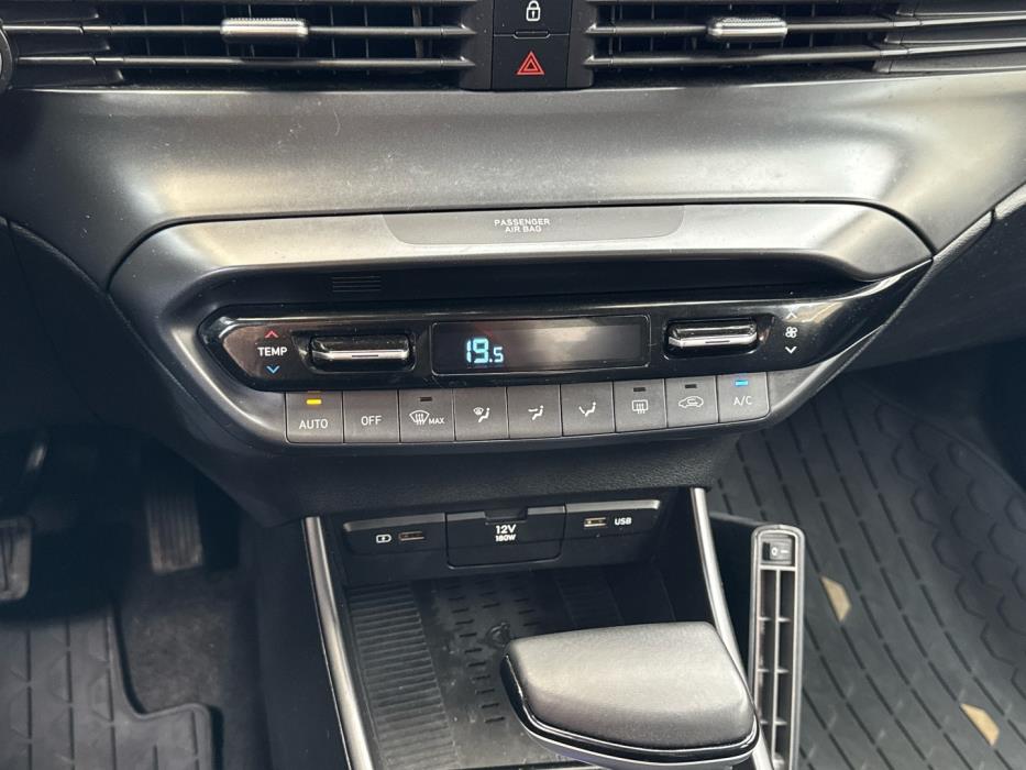 HYUNDAI i20 Hatchback 2021