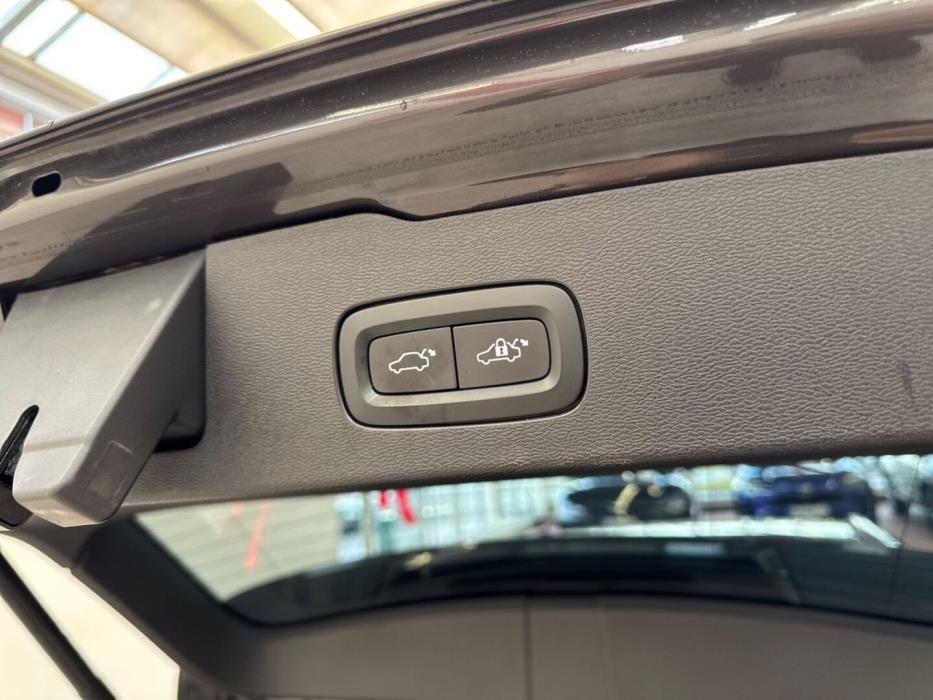 VOLVO V60 2024