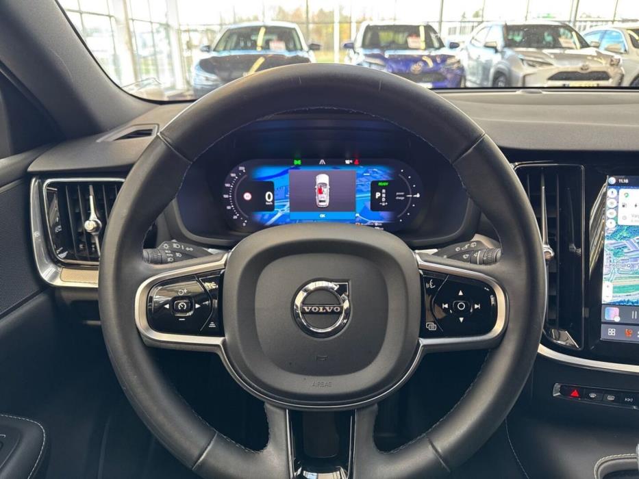 VOLVO V60 2024