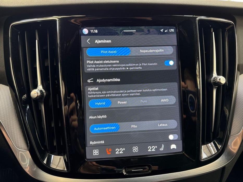 VOLVO V60 2024