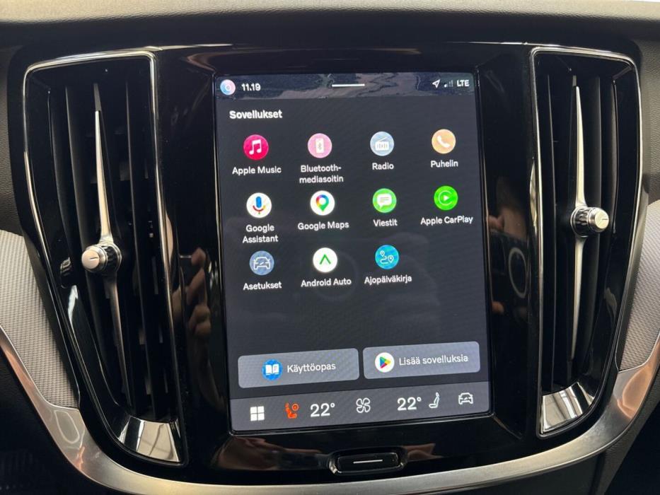 VOLVO V60 2024