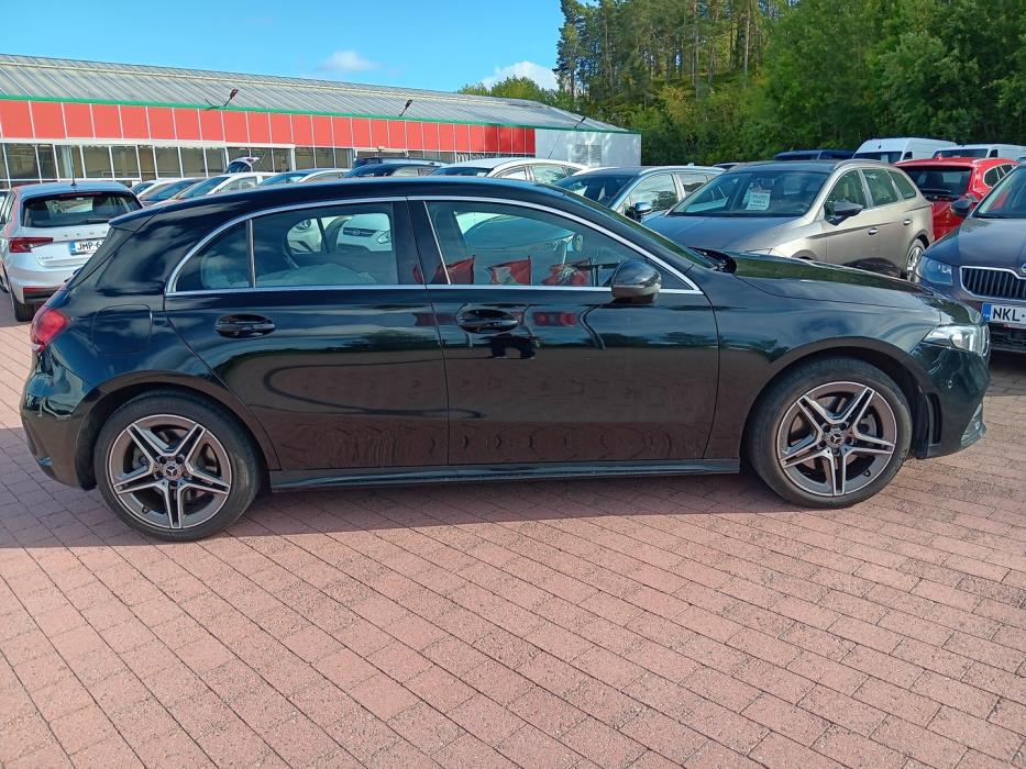 MERCEDES-BENZ A 2023