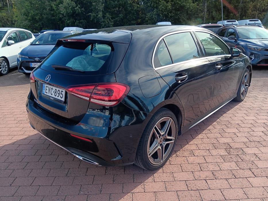 MERCEDES-BENZ A 2023