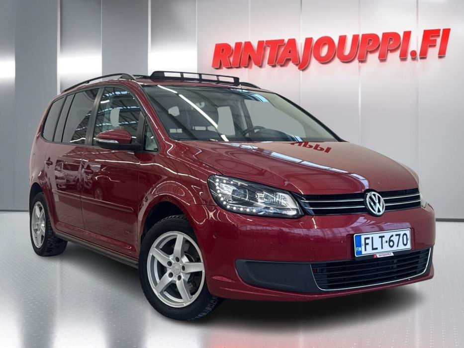 VOLKSWAGEN Touran 2015