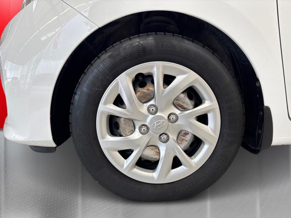 HYUNDAI i10 2017