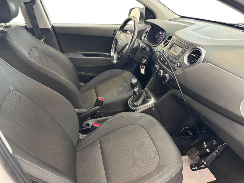 HYUNDAI i10 2017