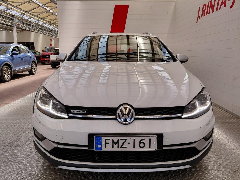 VOLKSWAGEN Golf 2018