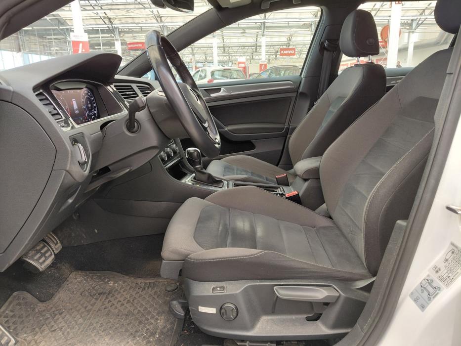 VOLKSWAGEN Golf 2018