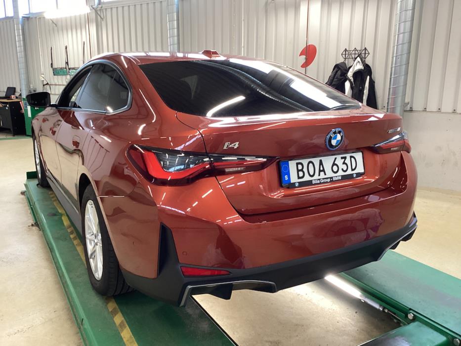 BMW i4 2023