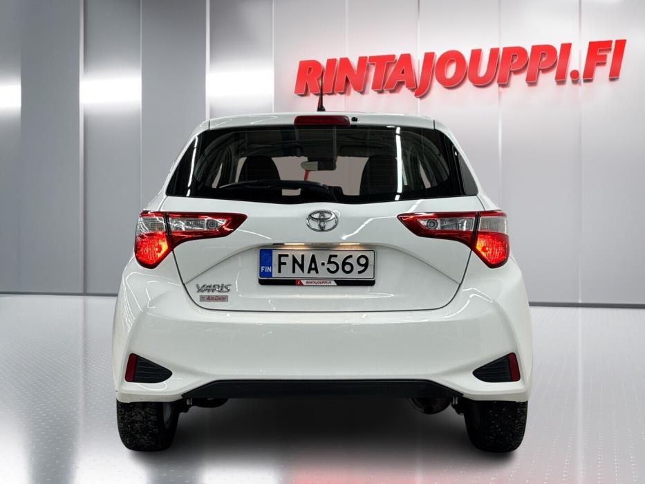TOYOTA Yaris 2018