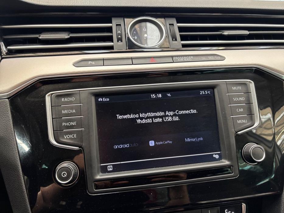 VOLKSWAGEN Passat 2016