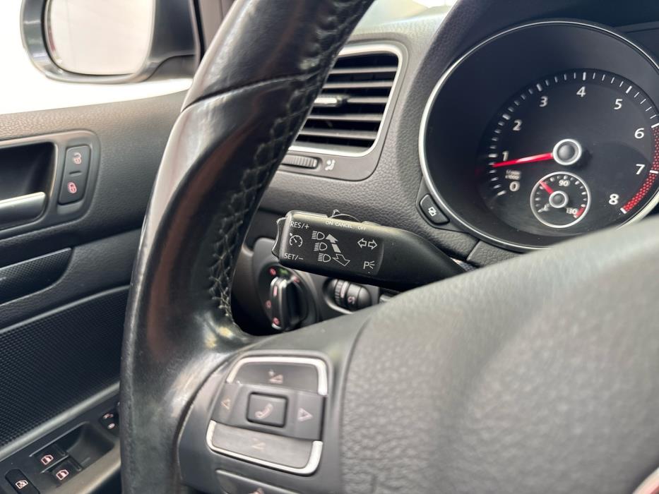 VOLKSWAGEN Golf 2010