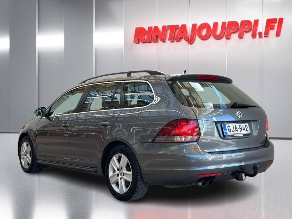 VOLKSWAGEN Golf 2010