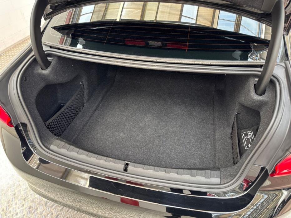 BMW 318 2019