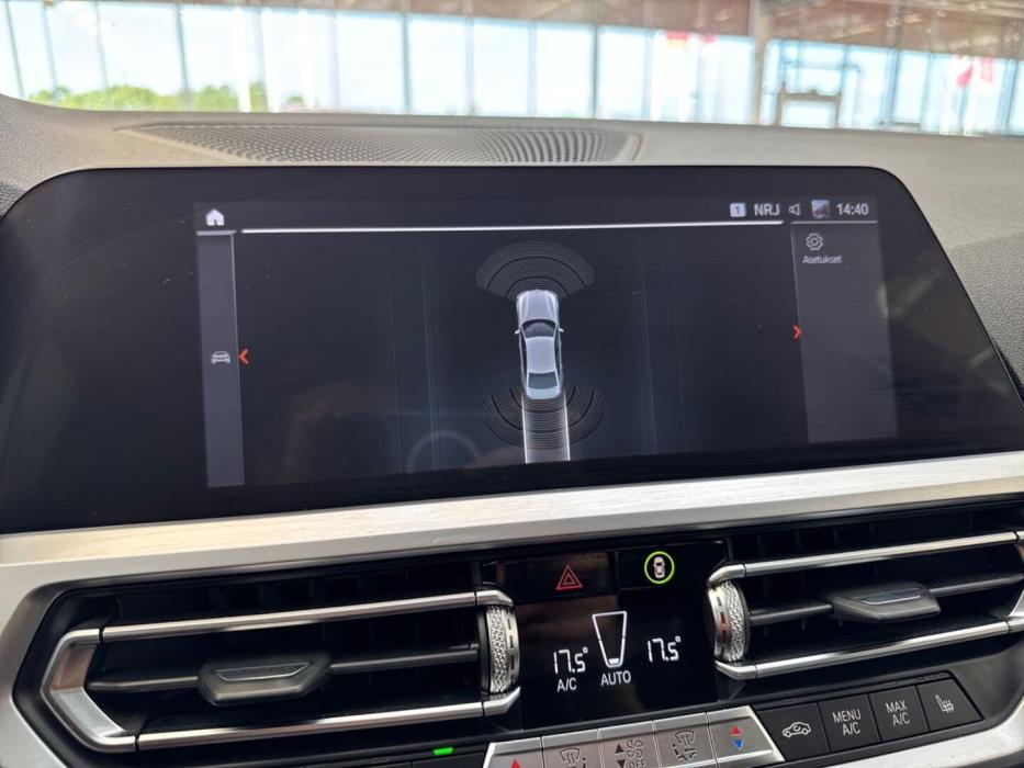 BMW 318 2019