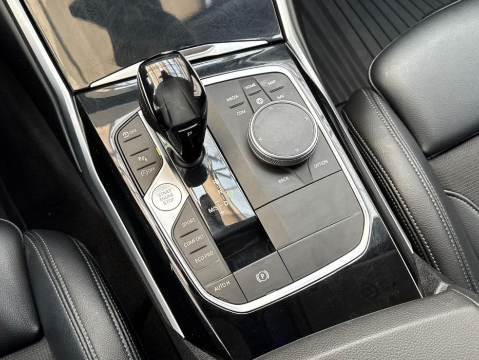 BMW 318 2019