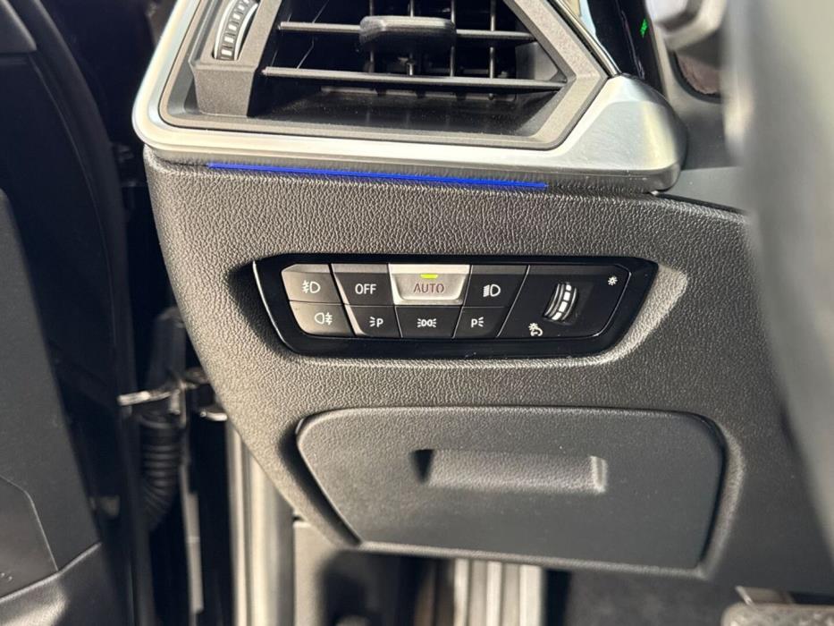 BMW 318 2019