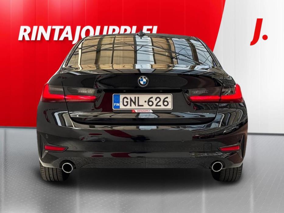 BMW 318 2019
