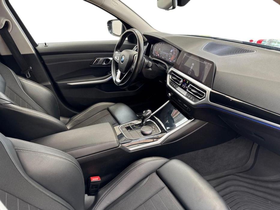 BMW 318 2019
