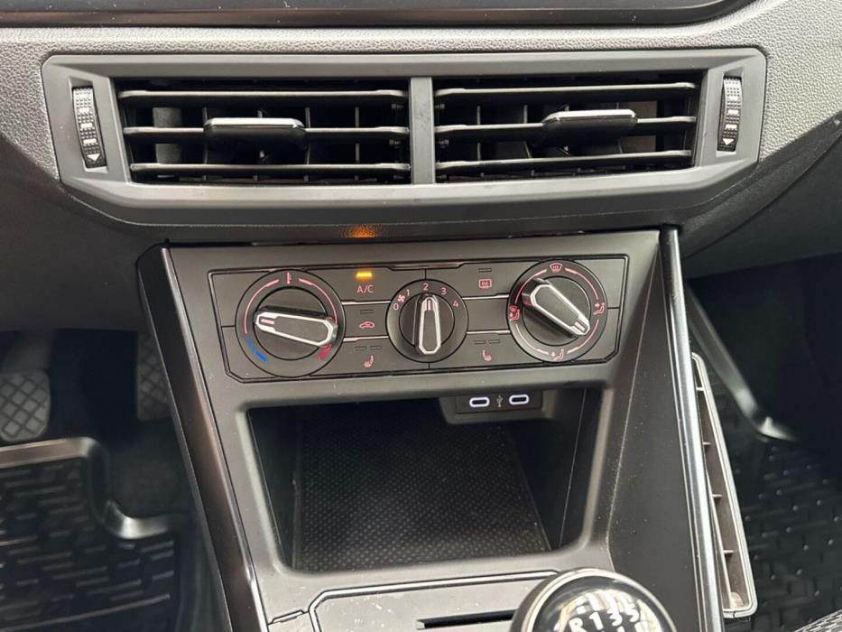 VOLKSWAGEN Polo 2020
