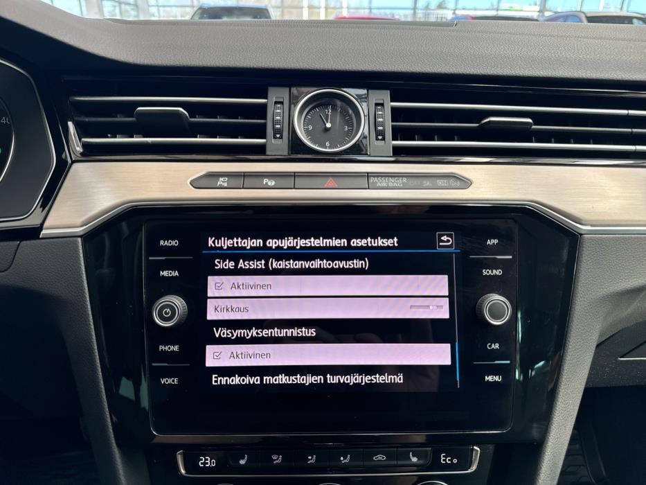 VOLKSWAGEN Passat 2018