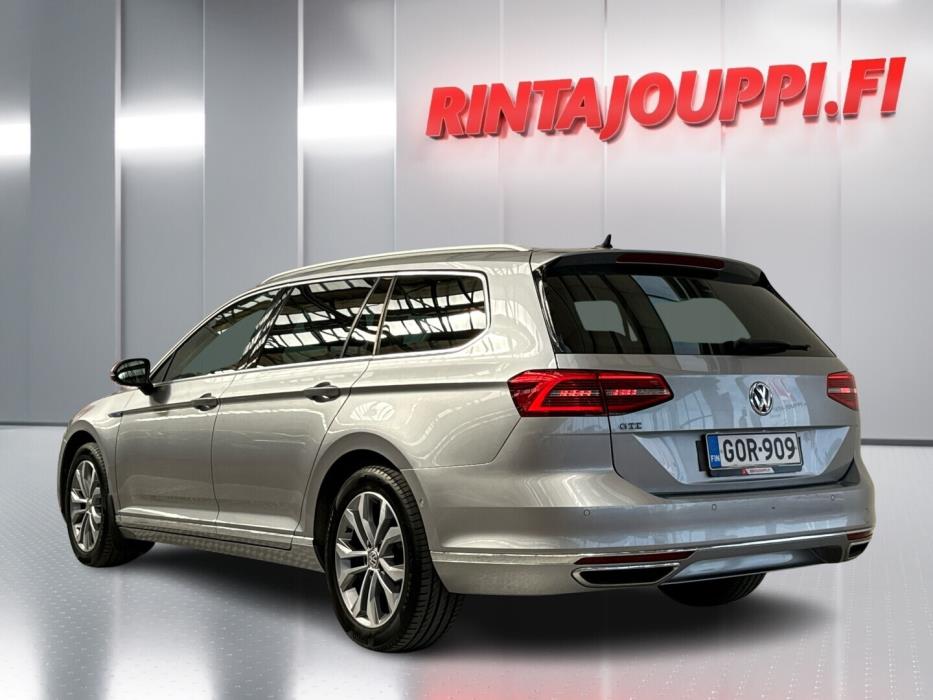 VOLKSWAGEN Passat 2018
