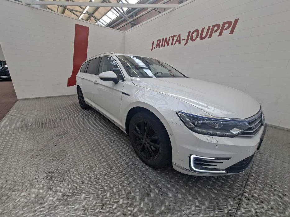 VOLKSWAGEN Passat 2017