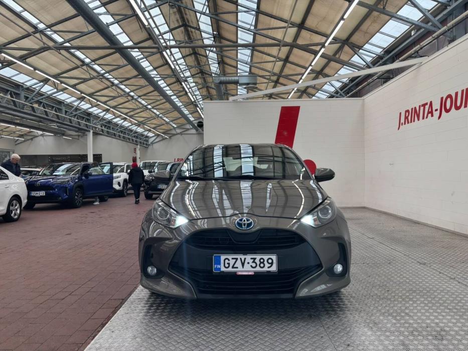 TOYOTA Yaris 2021