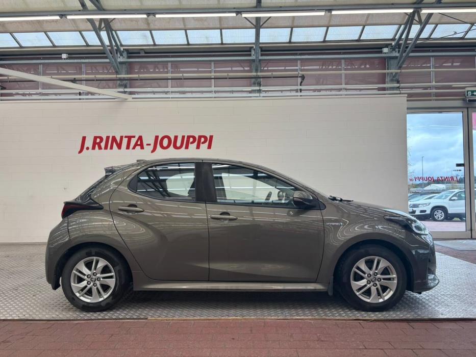 TOYOTA Yaris 2021