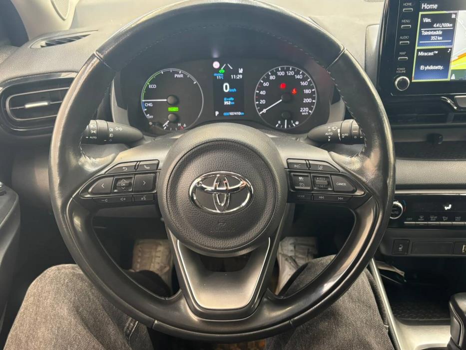 TOYOTA Yaris 2021