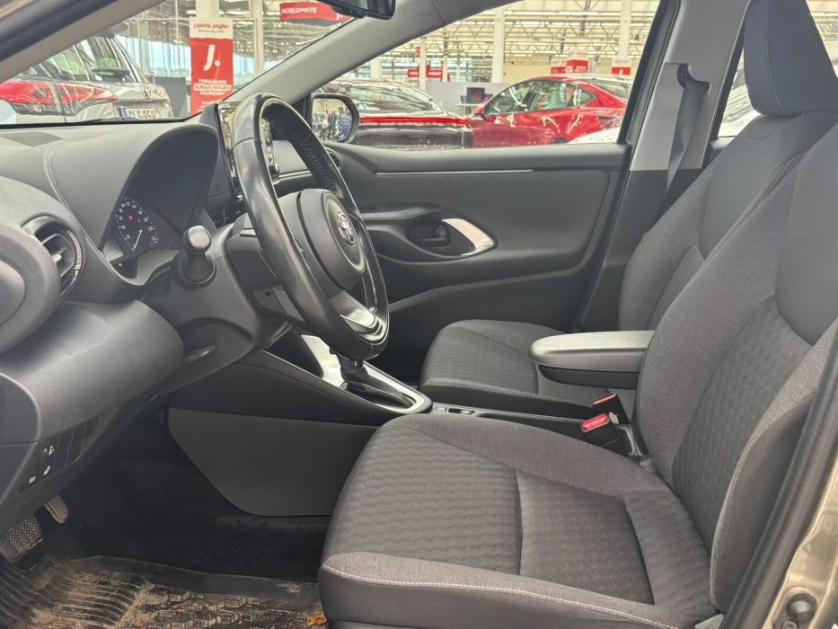 TOYOTA Yaris 2021