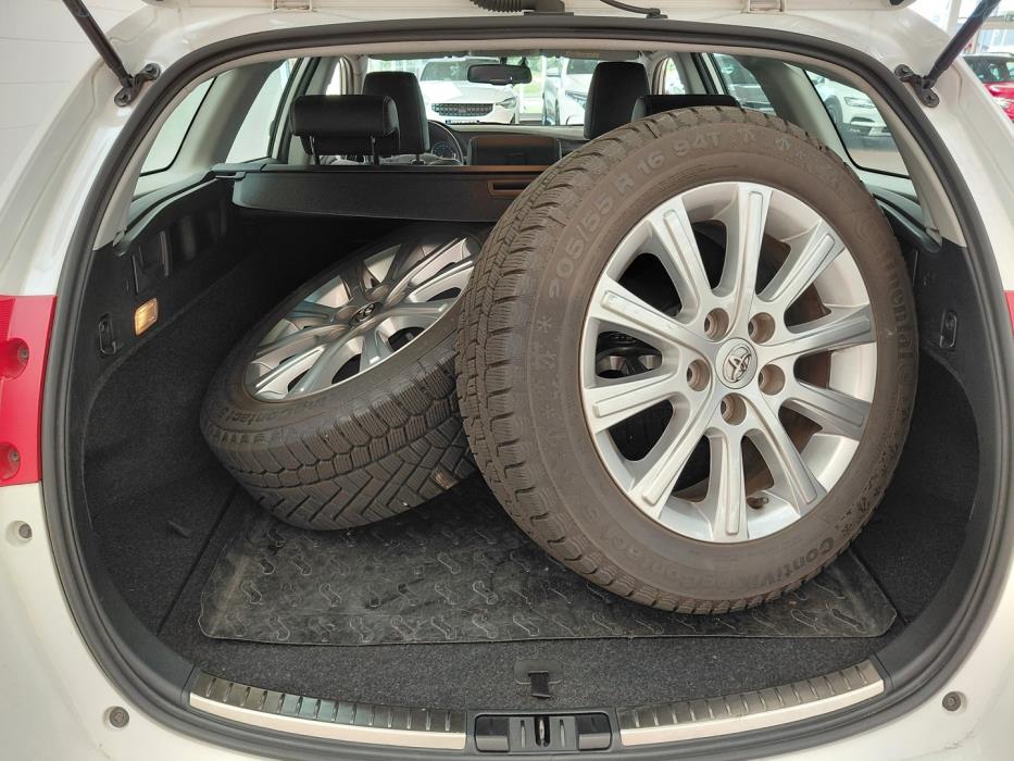 TOYOTA Auris 2013