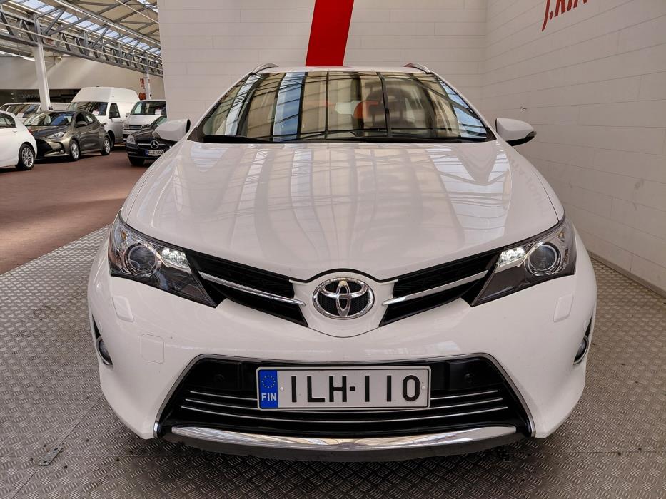 TOYOTA Auris 2013