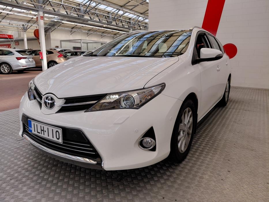 TOYOTA Auris 2013