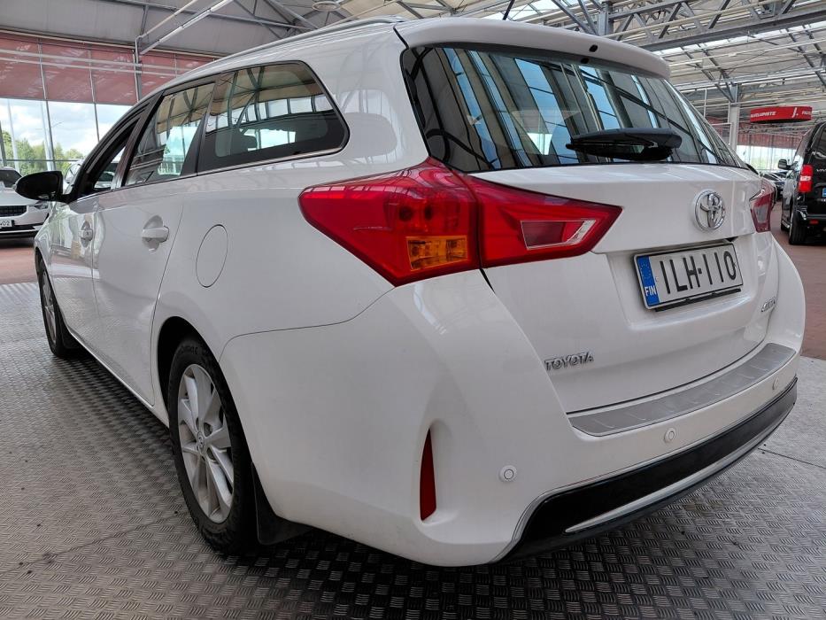 TOYOTA Auris 2013