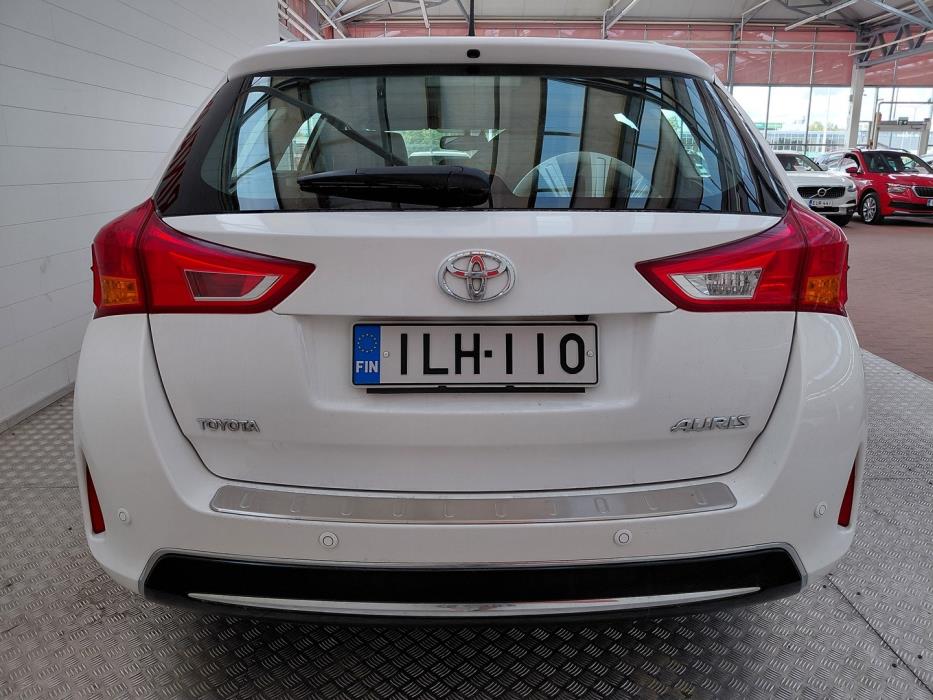 TOYOTA Auris 2013